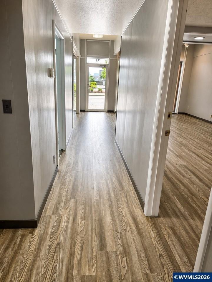 75 E Oak St - Photo 5 of 8