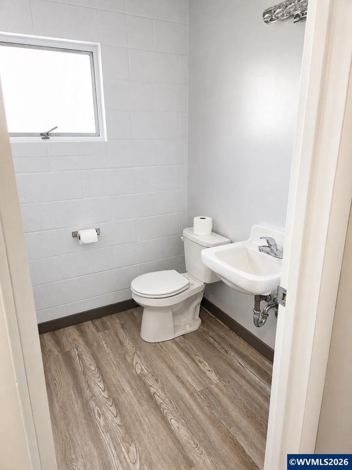 75 E Oak St - Photo 6 of 8