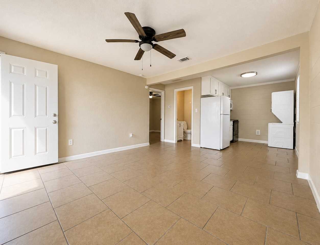 8724 Forshey St #2B - Photo 2 of 10