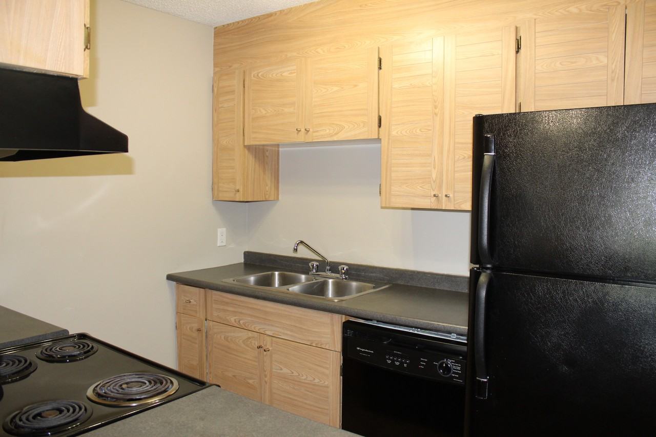 Falconcrest Village - Photo 7 of 29