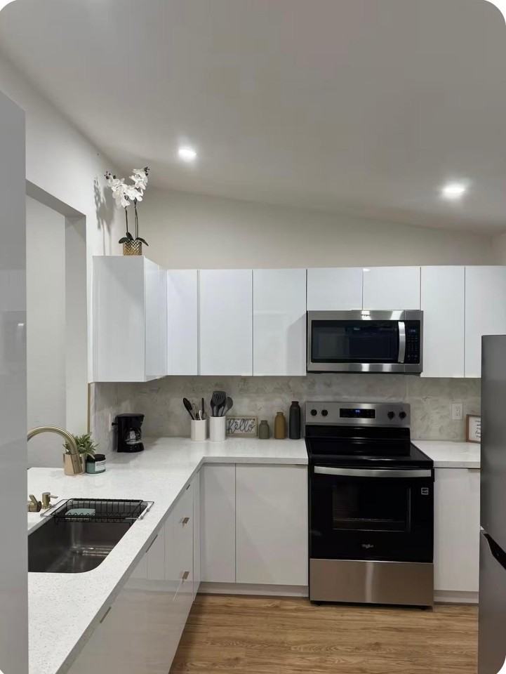 3007 Nw 204th Ter - Photo 4 of 19