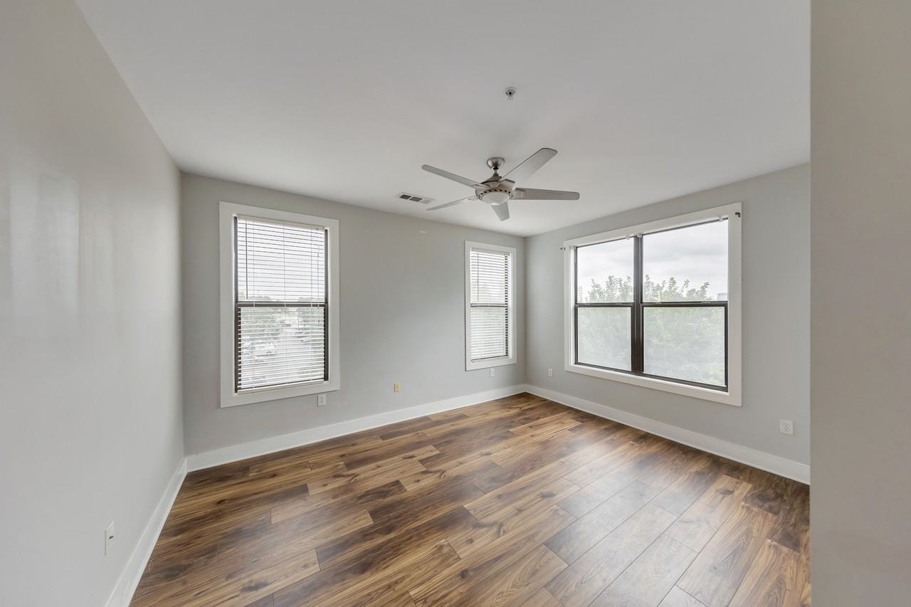799 Hammond Drive - 1Unit 219 #1 - Photo 3 of 24