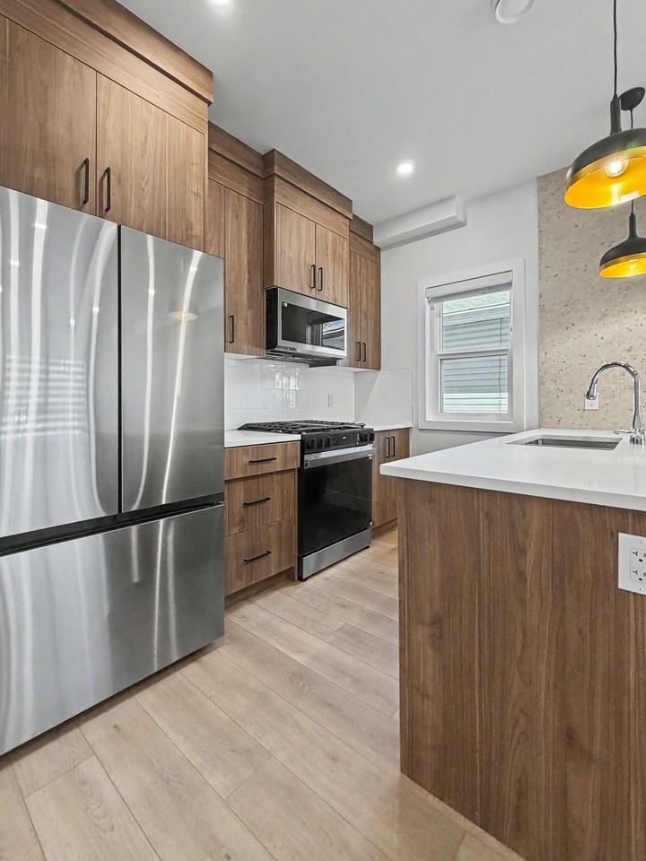 3119 45 St Sw - Photo 5 of 22