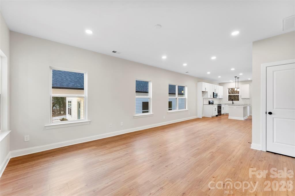 1558 7th Avenue Dr Sw #1 - Photo 4 of 39