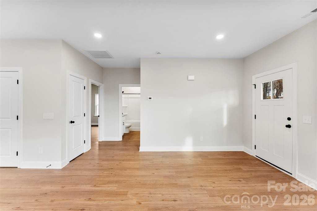 1558 7th Avenue Dr Sw #1 - Photo 7 of 39