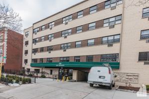 featured image of 530 W Surf St #311