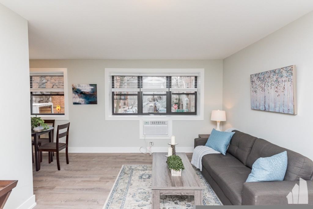 530 W Surf St #311 - Photo 3 of 10