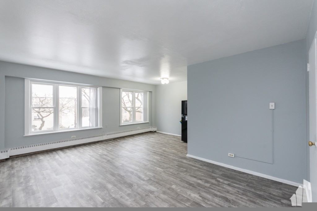 7333 N Ridge Blvd #409 - Photo 2 of 9