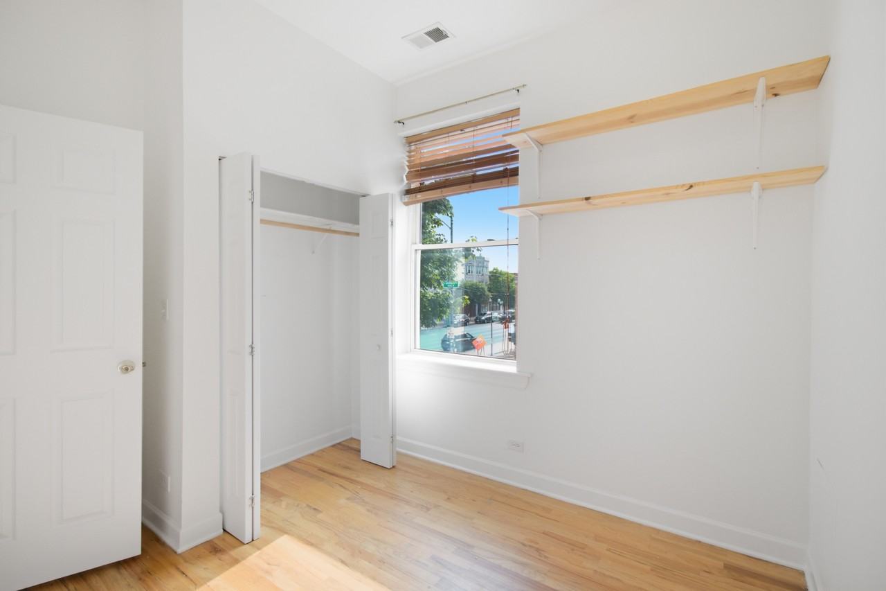 3760 W Fullerton Ave #2W - Photo 5 of 10