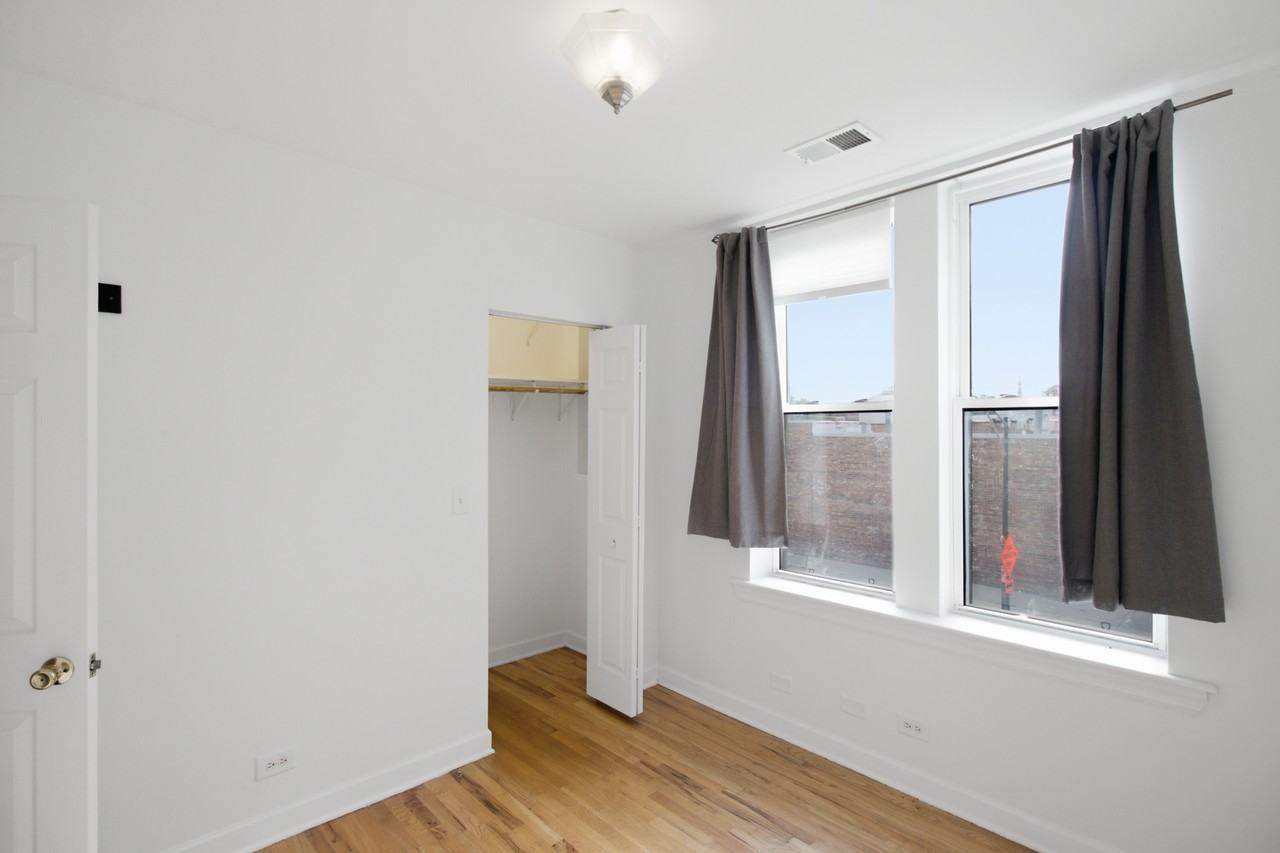 3760 W Fullerton Ave #2W - Photo 7 of 10