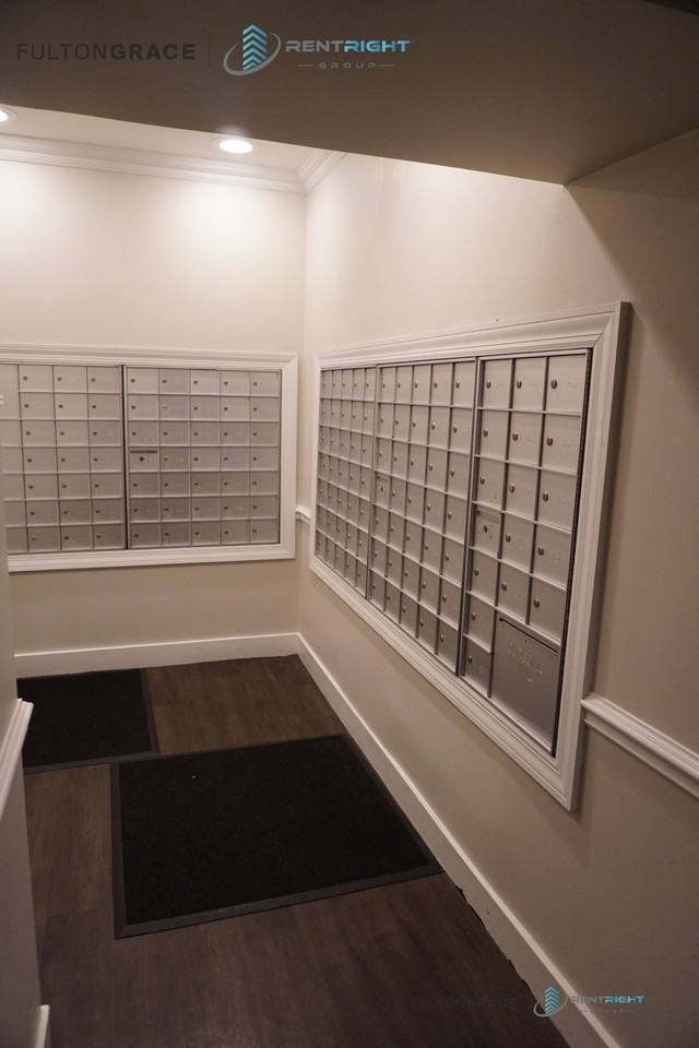 422 W Melrose St #422-602 - Photo 6 of 12