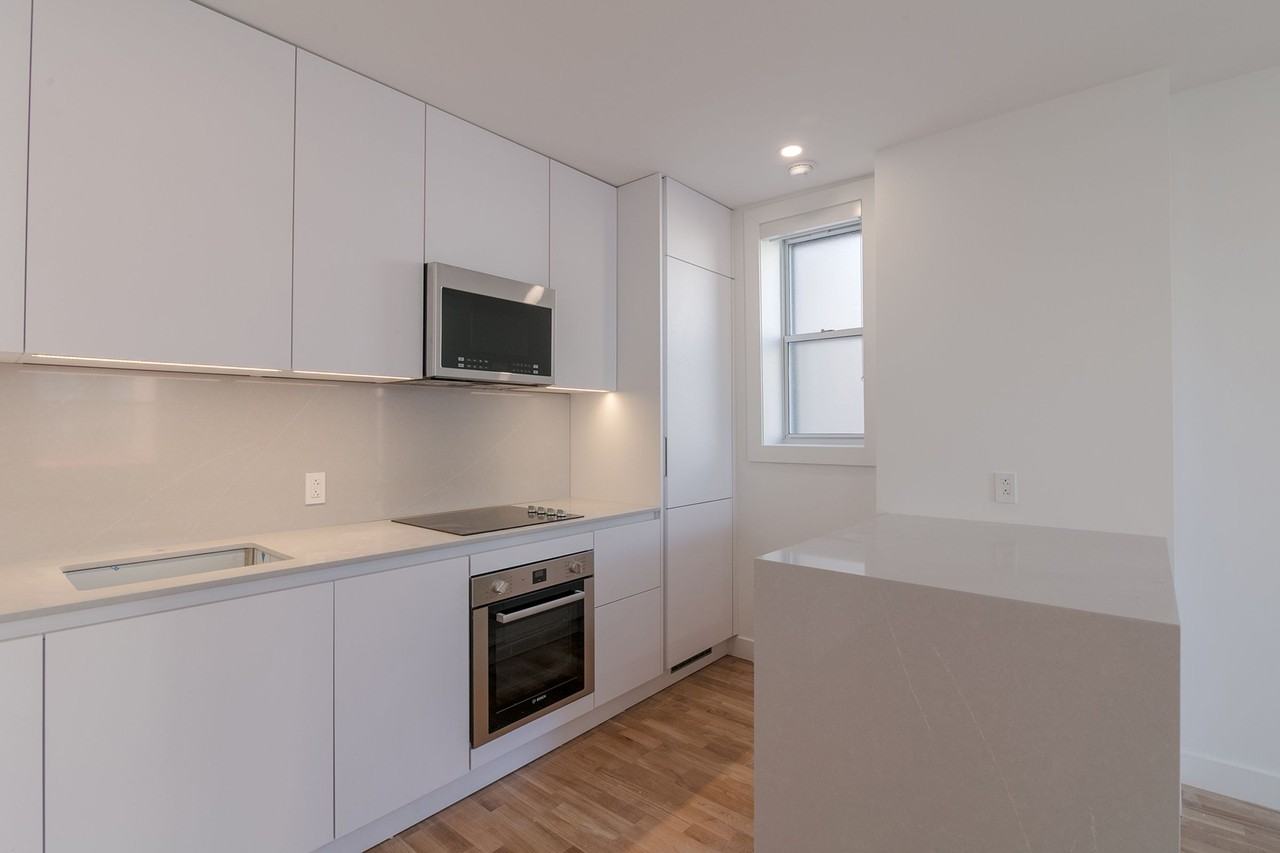 5530 Ch De La Côte-Saint-Luc — photo 1