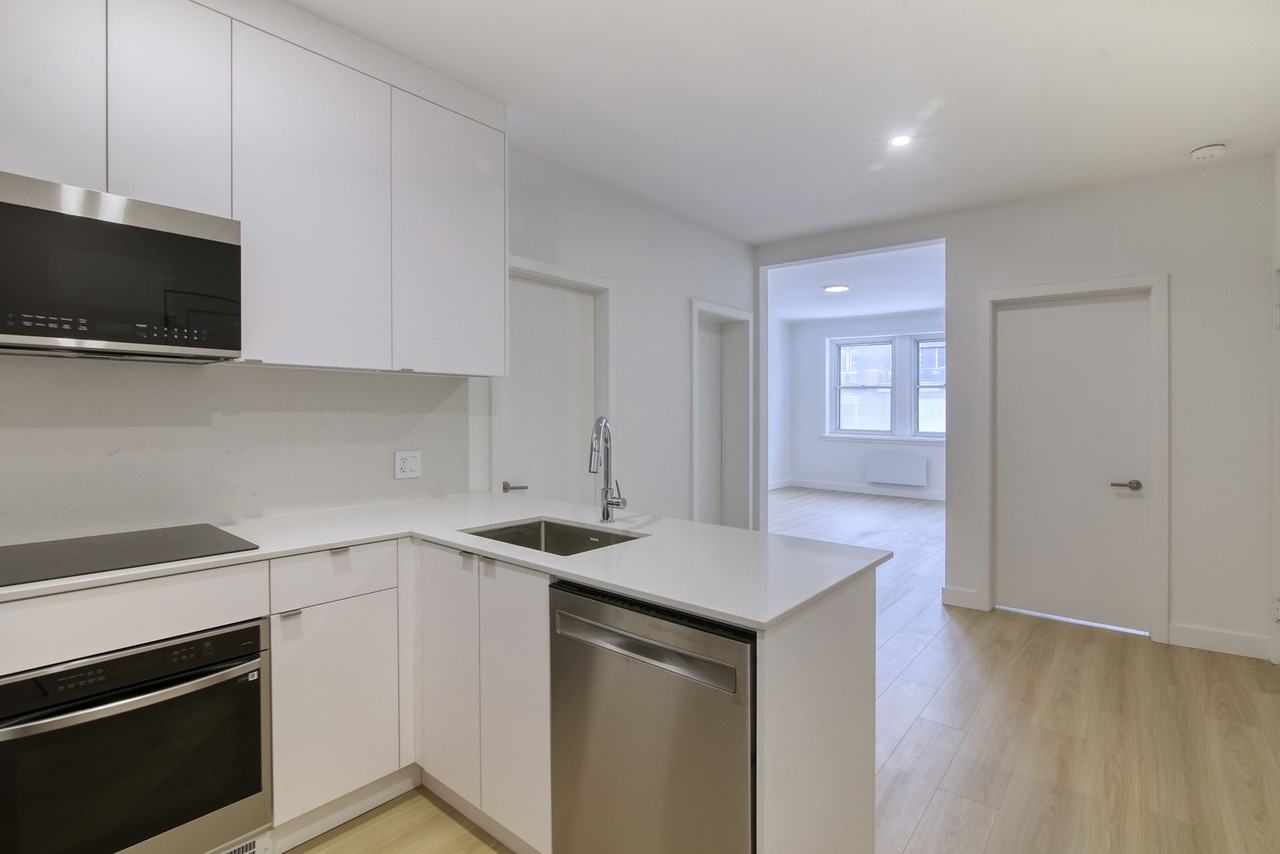5530 Ch De La Côte-Saint-Luc — photo 1