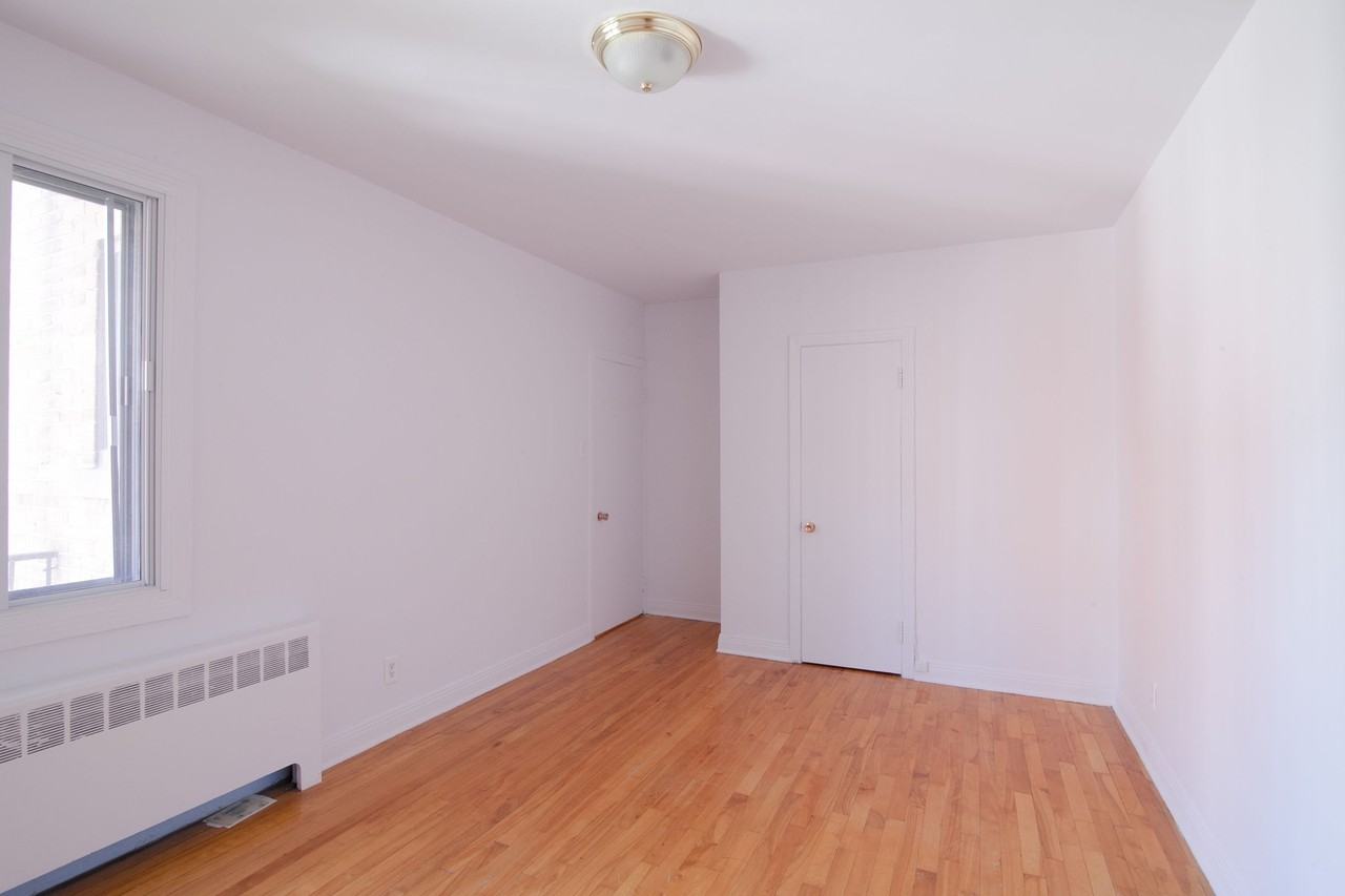 4505-4515 Dupuis Avenue - Photo 6 of 50