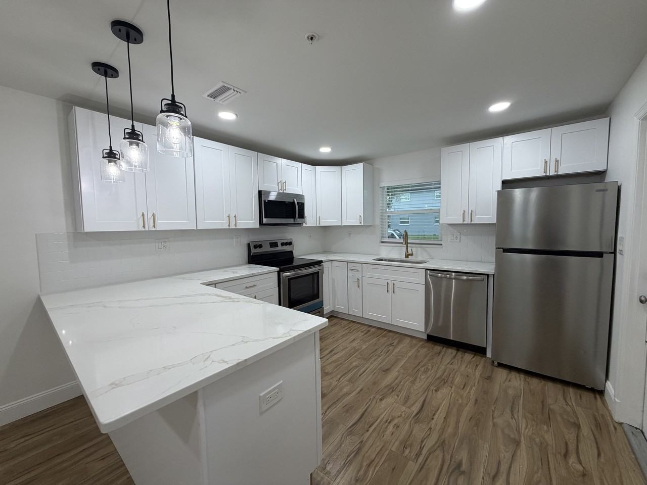 9011 Doctor Martin Luther King Junr St N #4 - Photo 7 of 15