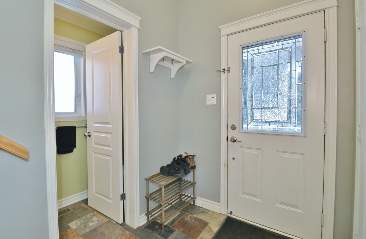 2216 Brockstone Cr - Photo 2 of 36
