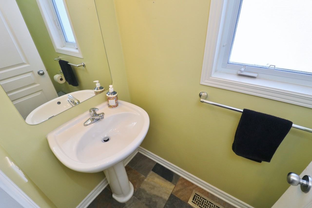2216 Brockstone Cr - Photo 3 of 36