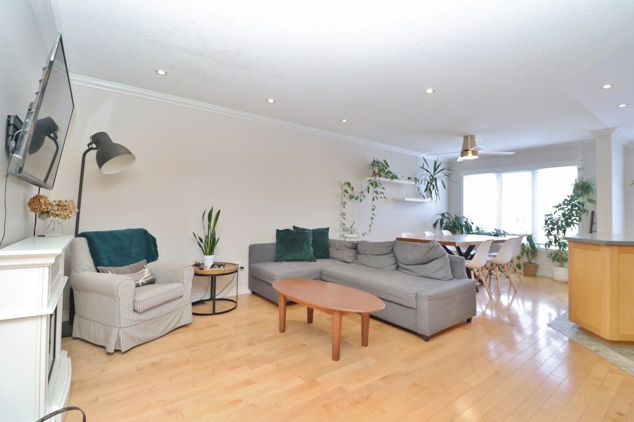 2216 Brockstone Cr - Photo 6 of 36