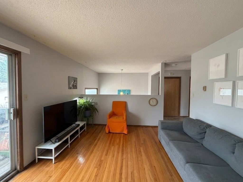 Large 3 Bed, 1.5 Bath Home in the Heart of Varsity - Photo 2 of 13