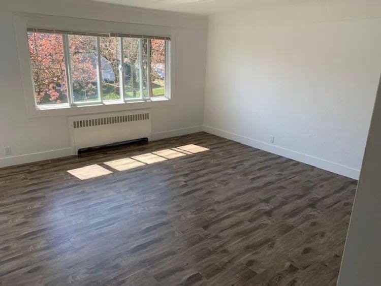 989 West 20th Avenue - Photo 4 of 6