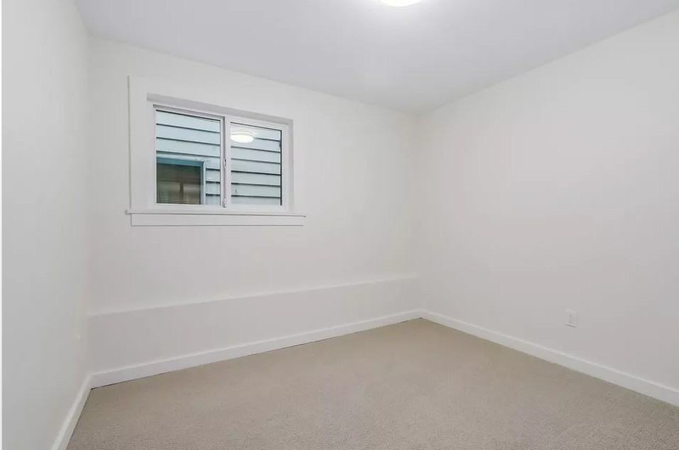 [ID#424] Bright & Spacious 2BR Garden Suite - Photo 4 of 6