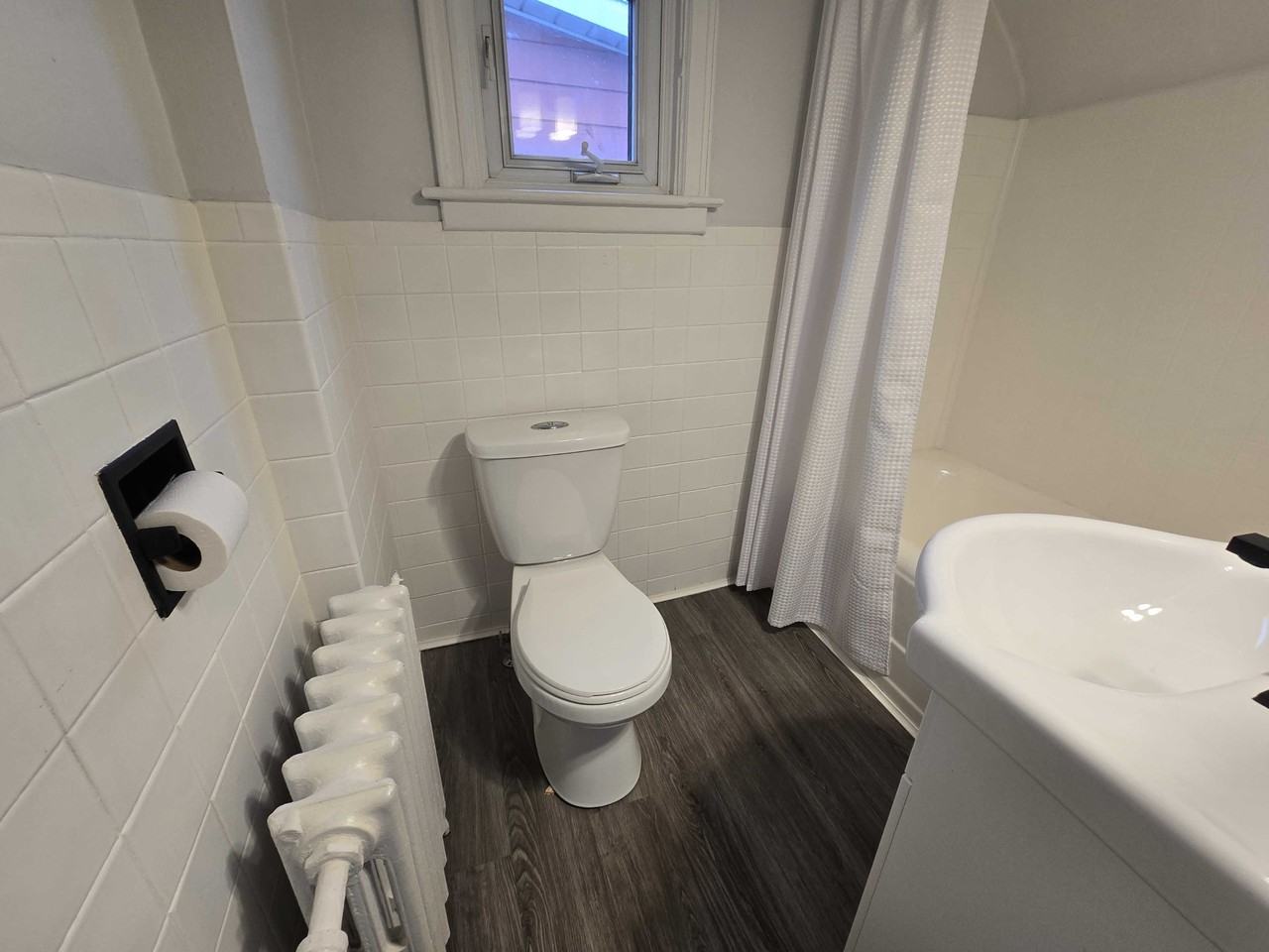 1047 Main Street East, Hamilton, Ontario, Canada, L8M 1N5 - Photo 3 of 27