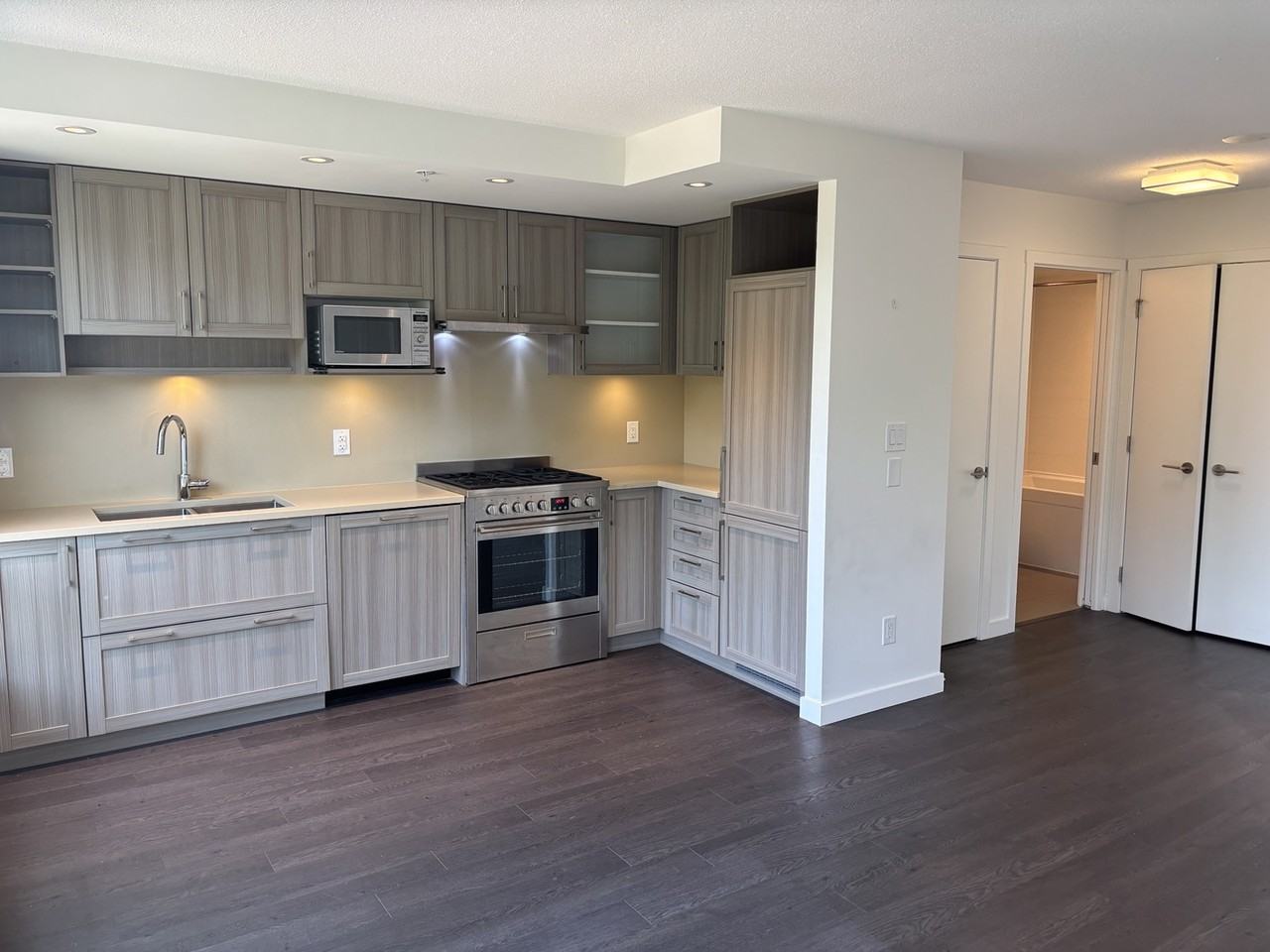 5470 Ormidale St - Photo 5 of 17