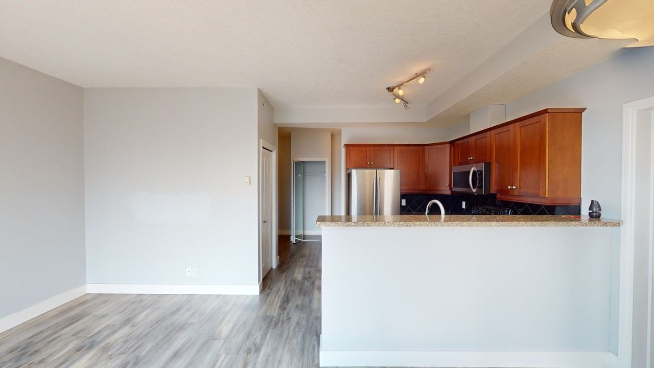 812, 1053 10 Street SW - Photo 4 of 15