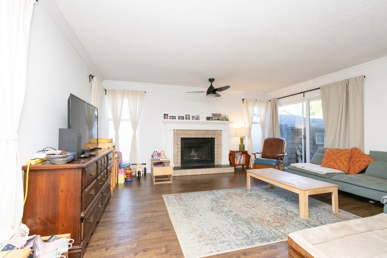 21573 Cherrington Avenue, Maple Ridge - Photo 3 of 24