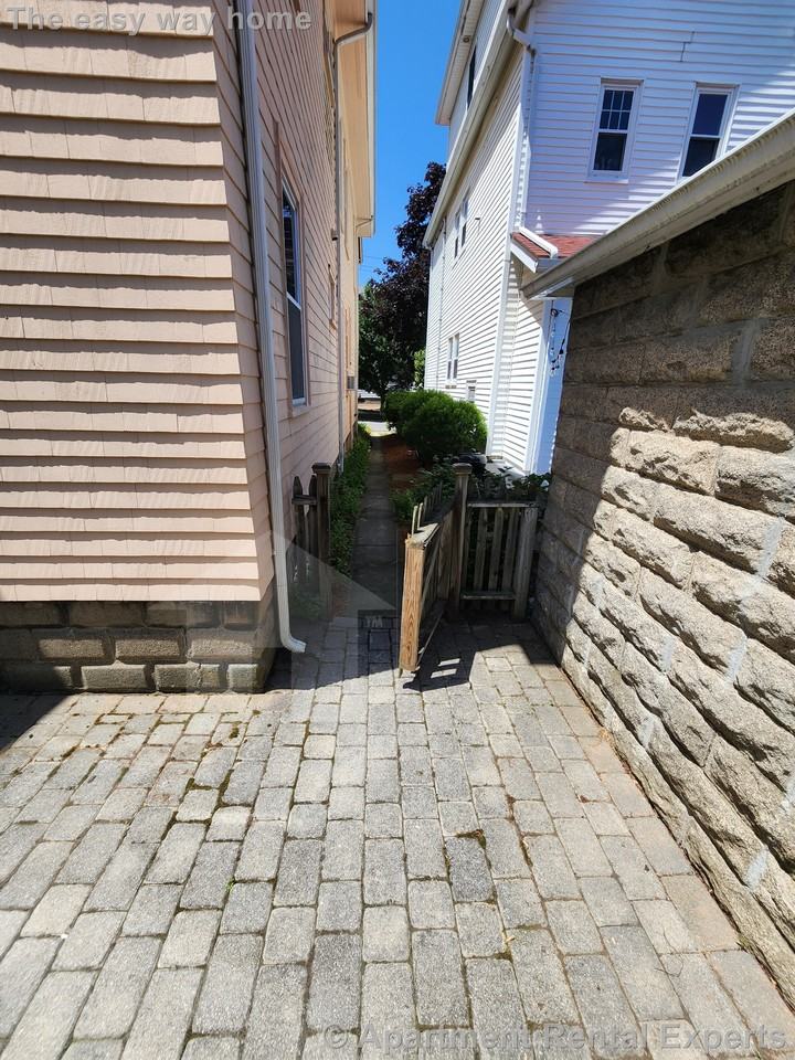 47 Springfield St #2 - Photo 3 of 27