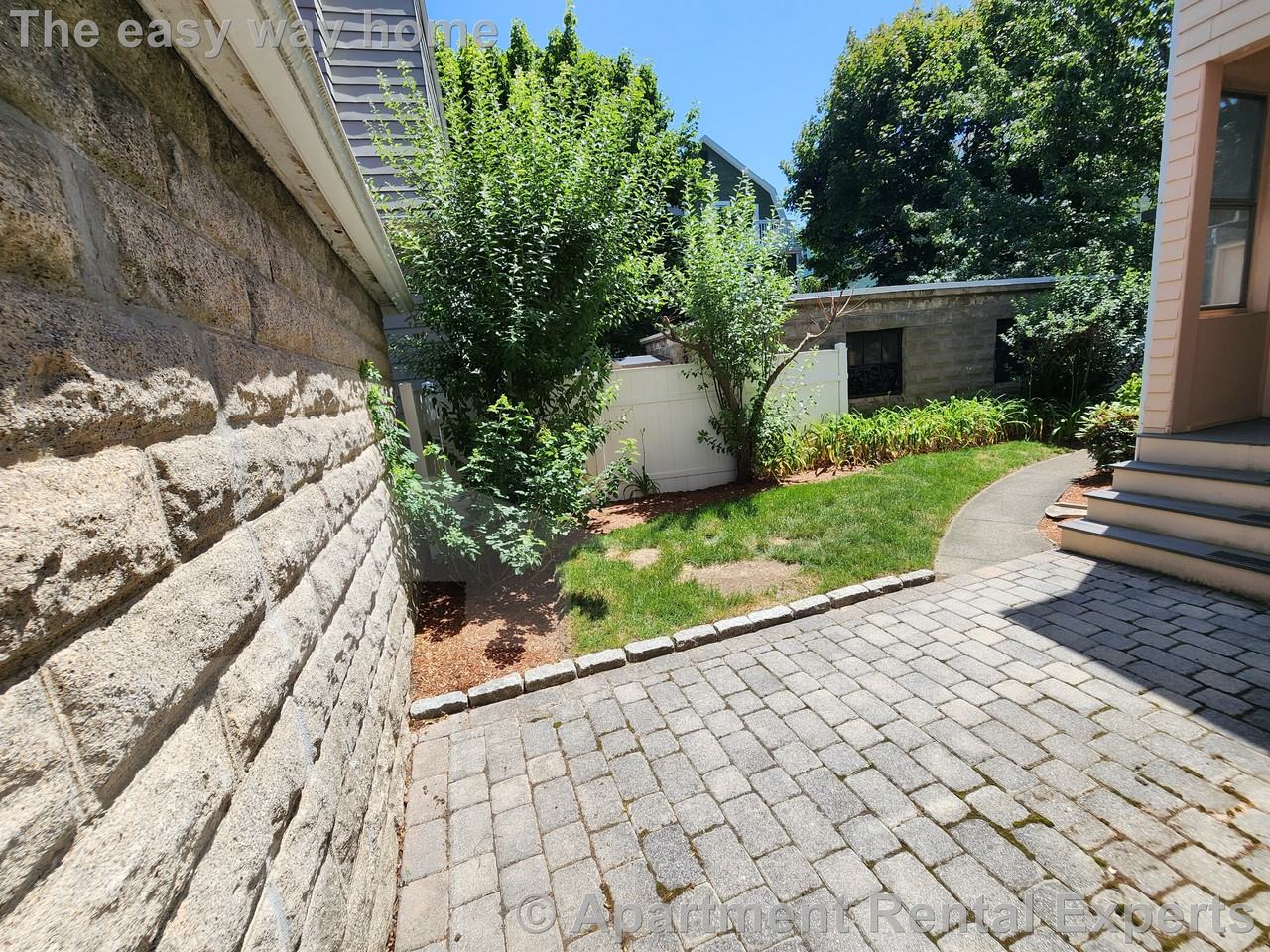 47 Springfield St #2 - Photo 5 of 27