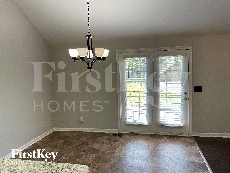 543 Magnolia Dr - Photo 3 of 12