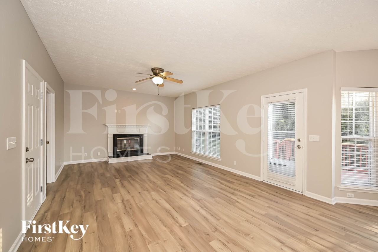 5672 Deer Valley Trl - Photo 2 of 19