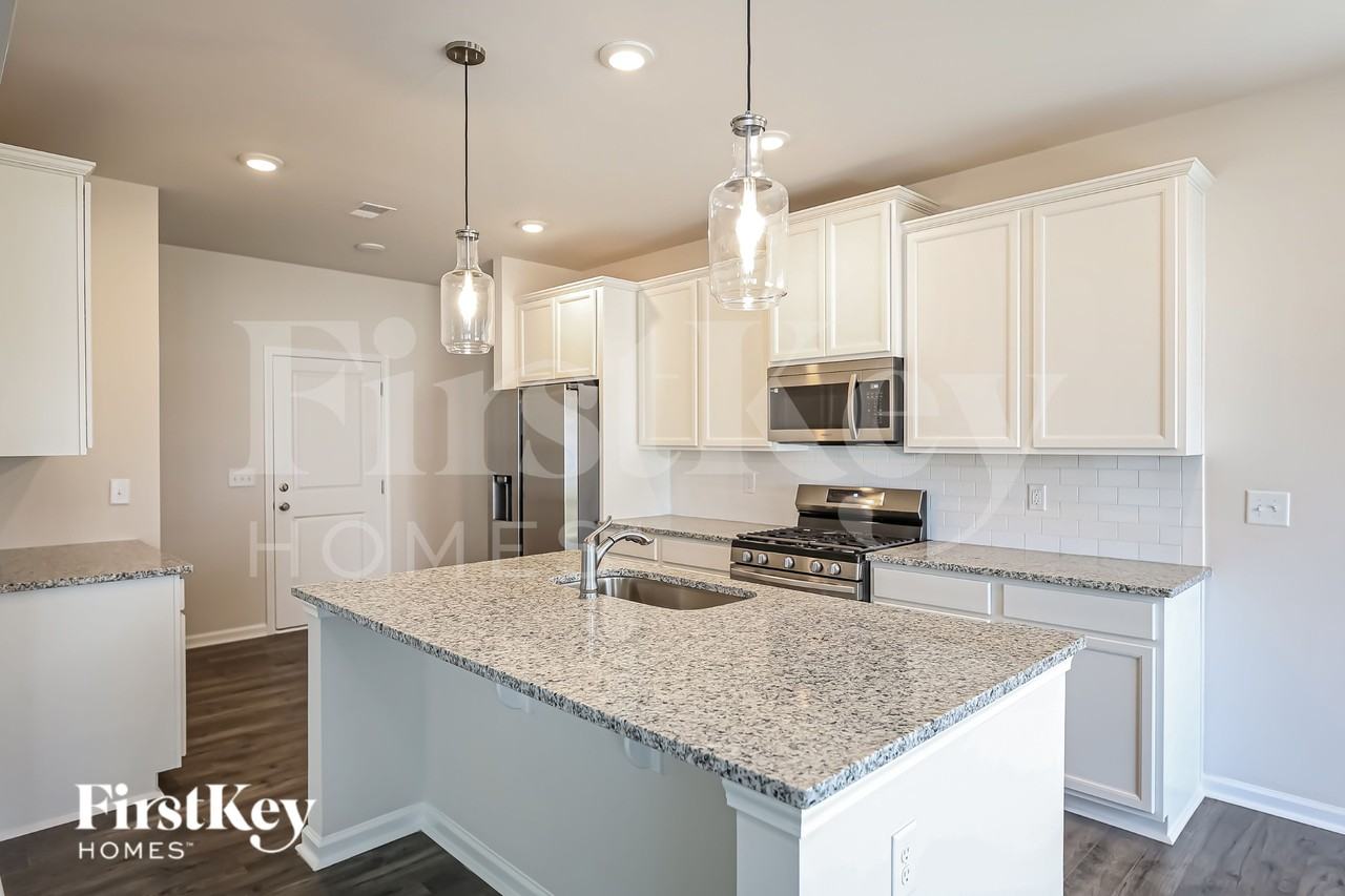12 Ramblehurst Rd - Photo 6 of 19