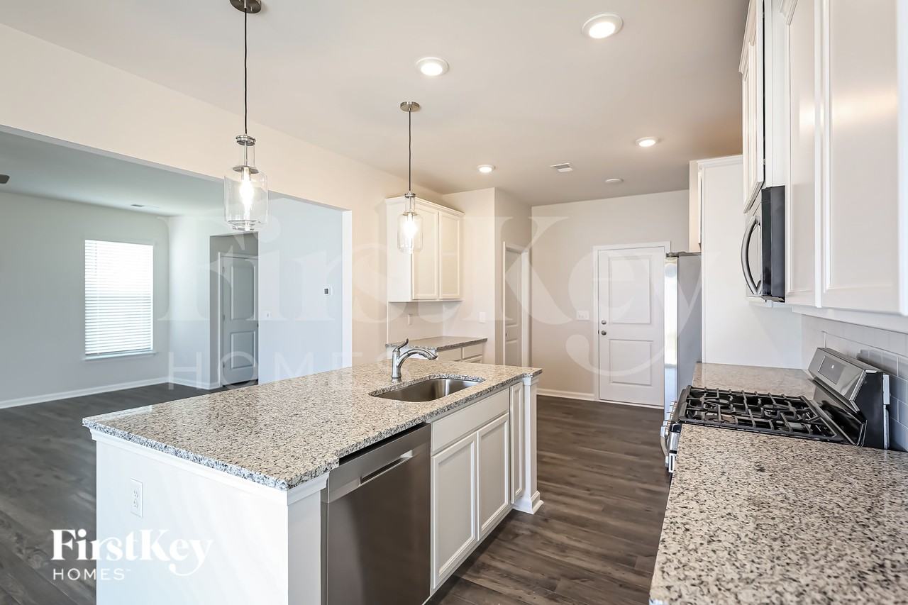 12 Ramblehurst Rd - Photo 7 of 19