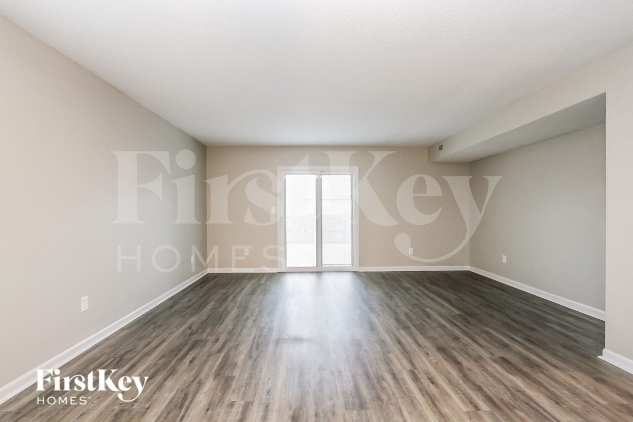 37 Lasalle Ln - Photo 2 of 15