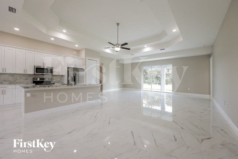 2811 45th St Sw - Photo 3 of 15