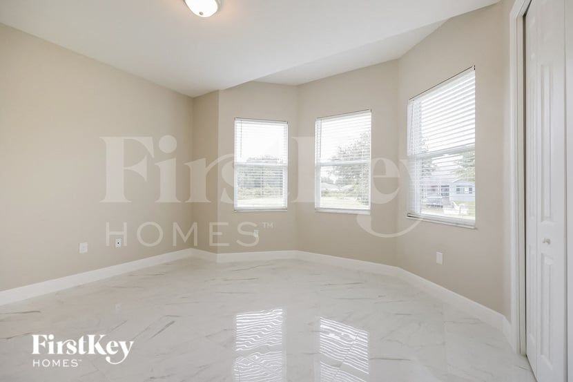 2811 45th St Sw - Photo 5 of 15
