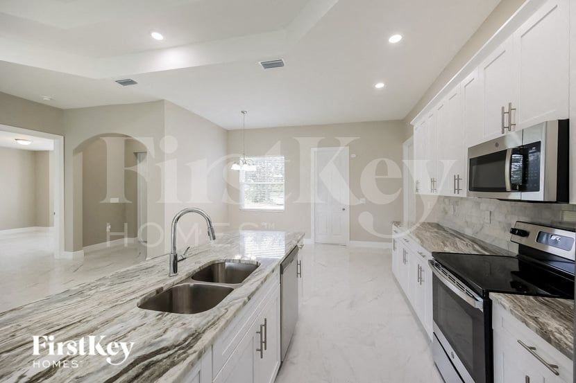 2811 45th St Sw - Photo 6 of 15