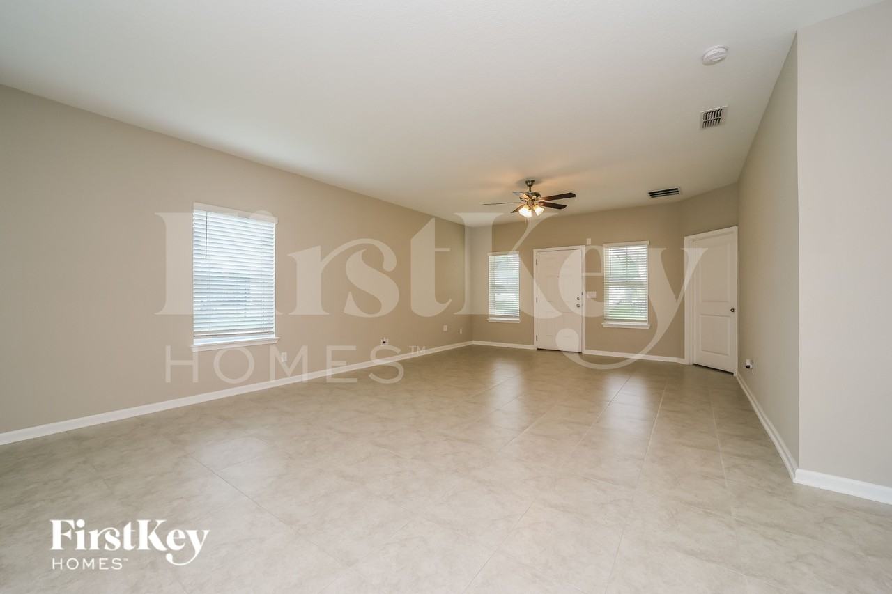75384 Fox Cross Ave - Photo 2 of 15