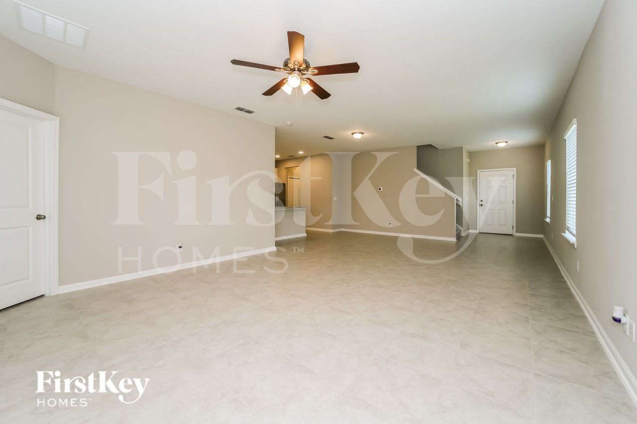 75384 Fox Cross Ave - Photo 3 of 15