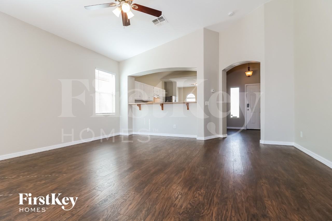 24853 W Rosita Ave - Photo 4 of 15