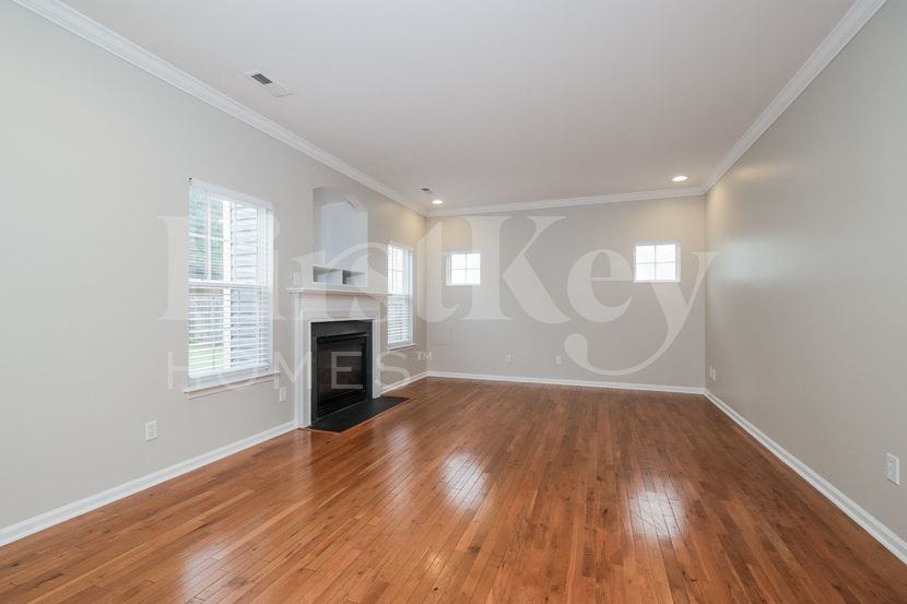 4183 Shadetree Dr - Photo 2 of 15