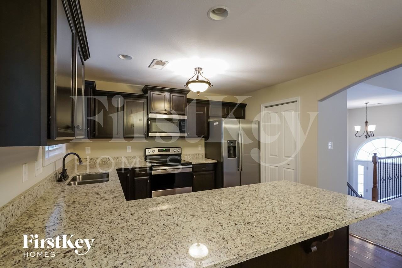 1305 Marcy Ct - Photo 4 of 15