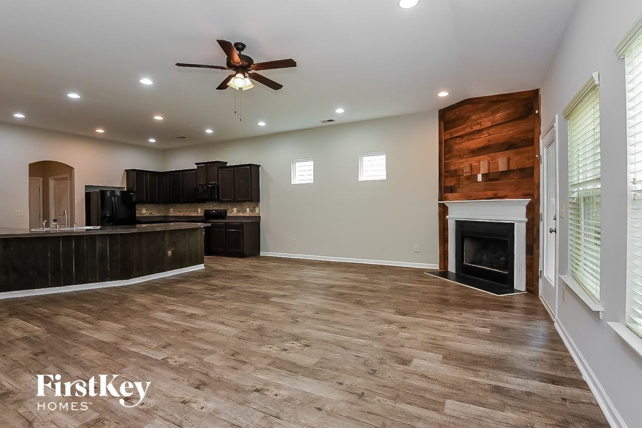 180 Renford Rd - Photo 4 of 15