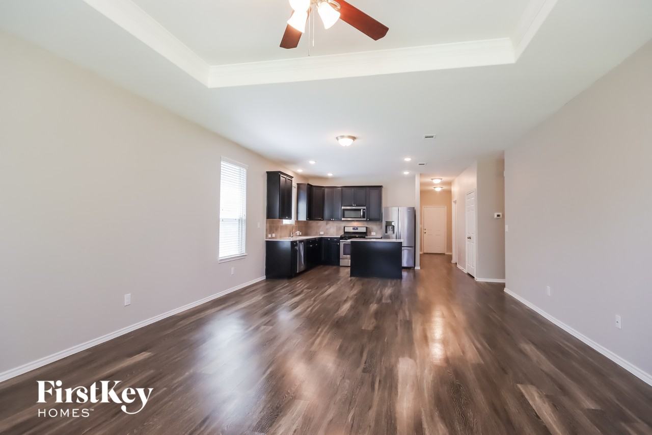 2092 Lost Timbers Dr - Photo 3 of 15