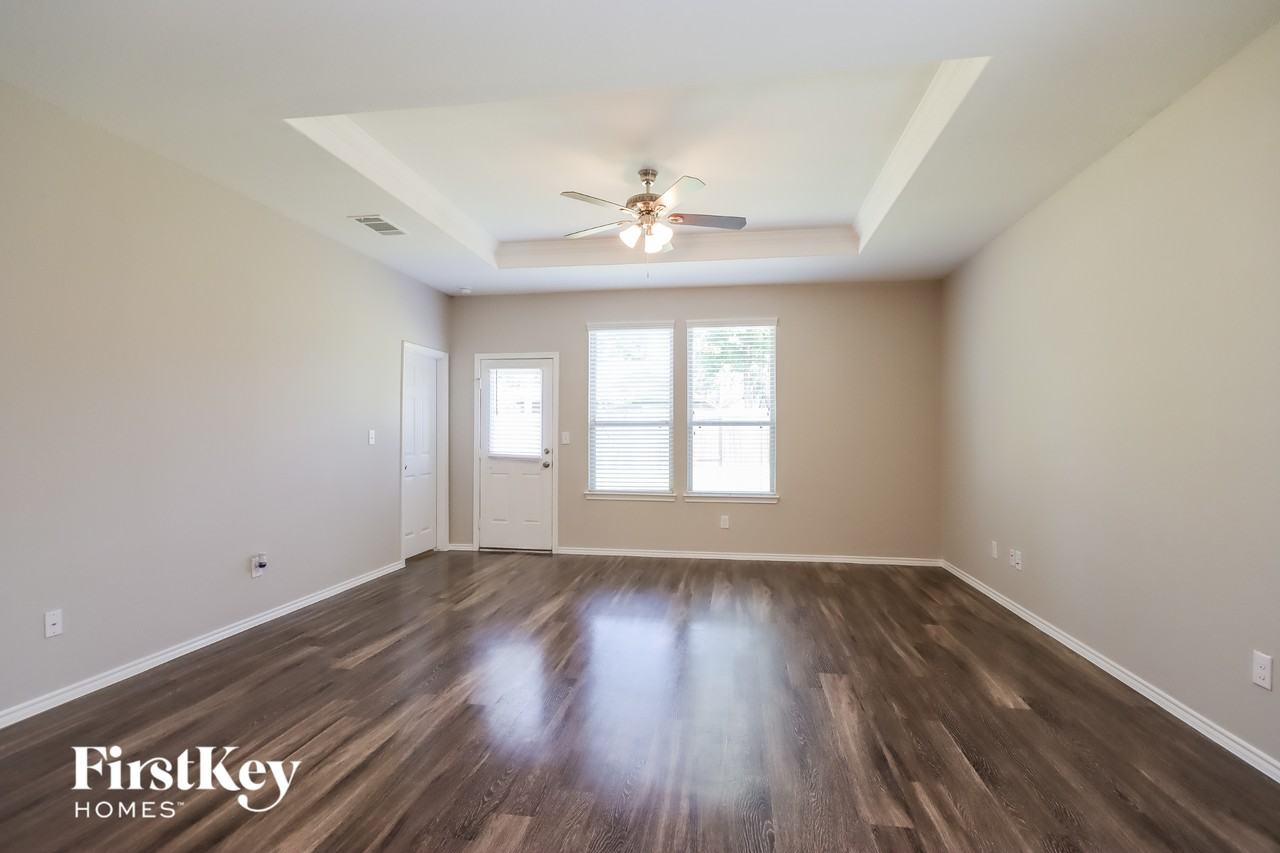 2092 Lost Timbers Dr - Photo 7 of 15