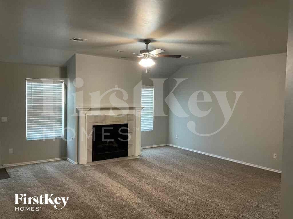 233 Ne 21st Ct - Photo 3 of 13