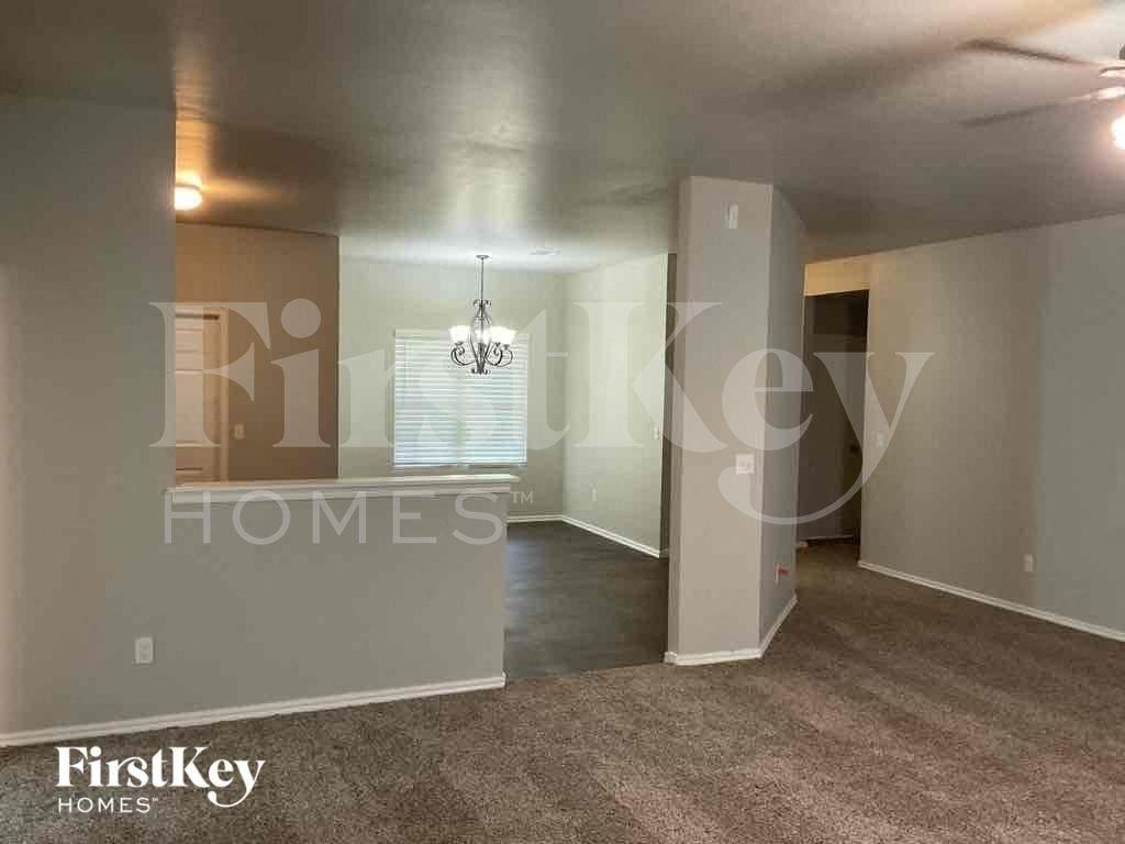 233 Ne 21st Ct - Photo 4 of 13