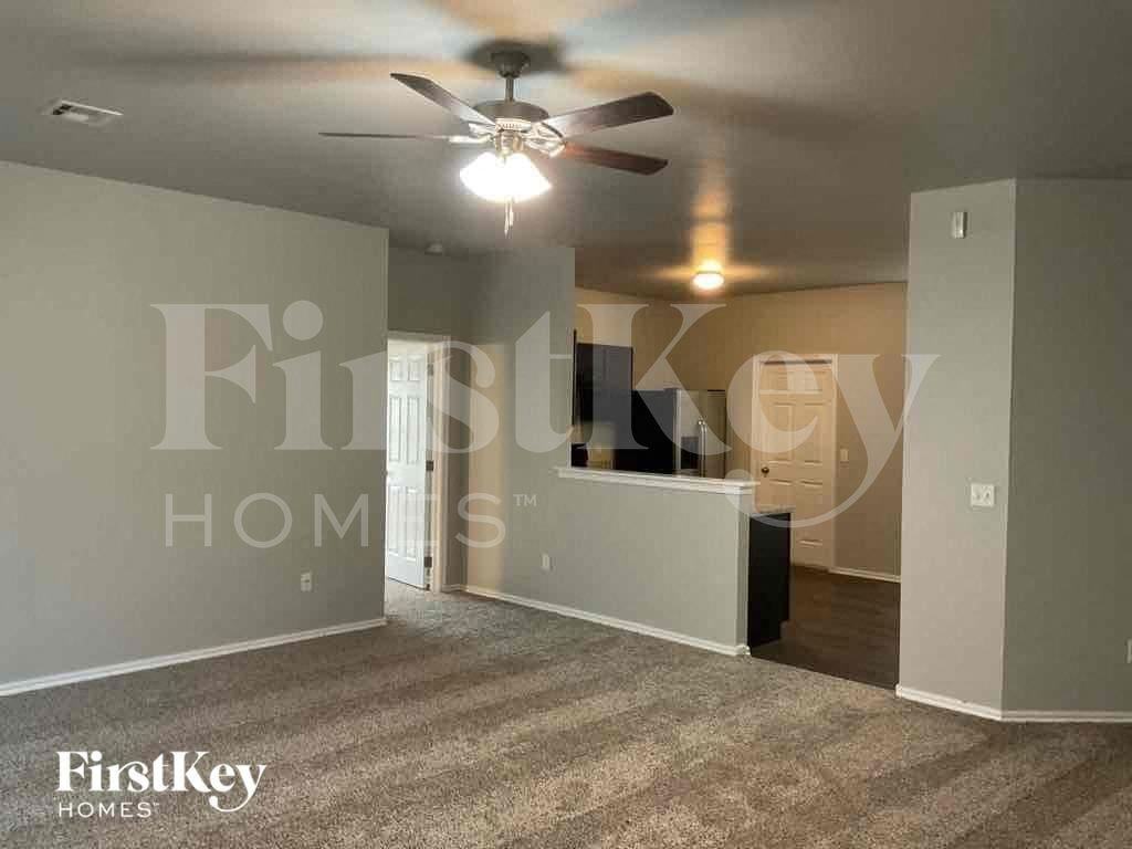 233 Ne 21st Ct - Photo 5 of 13